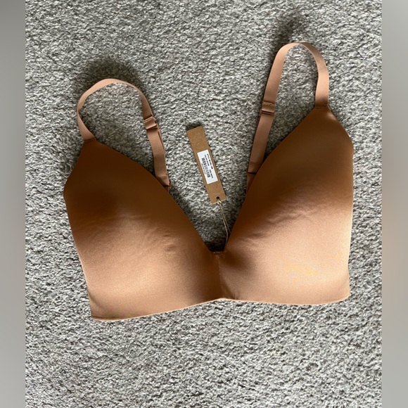 NWT SKIMS Reseller 3 Pack Bra Bundle. 40D, 34DDD and 30B. - Picture 9 of 16